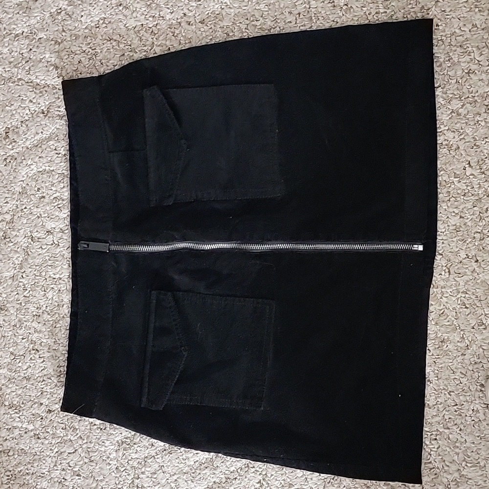 Vince Camuto corduroy / suede black front zip mini skirt